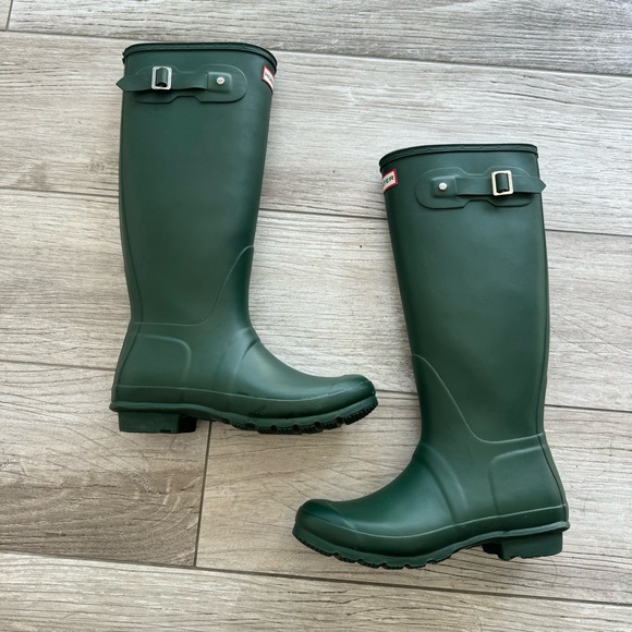 HUNTER Women’s Rainboot size 9 Green - Picture 2 of 16